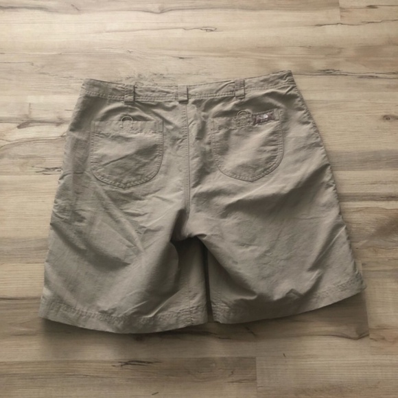 The North Face Women’s Khaki Cargo Shorts - Picture 3 of 9